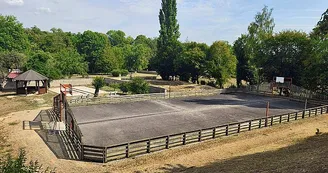 Aire de jeux et de pique-nique de Riaucourt Aire de jeux et de pique-nique de Riaucourt