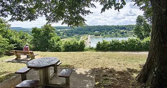 Aire de pique-nique et de jeux de Saint-Ciergues