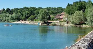 Plage du lac de Charmes