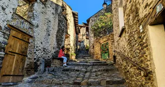 Evol, plus beau village de France ruelle typique