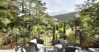 Terrasse Chateau de Riell Restaurant Oliba