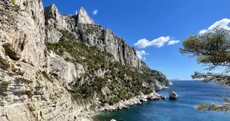 Les Pierres Tombées Calanque de Sugiton