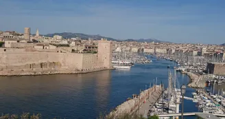 Vue du Vieux Port depuis le Pharo