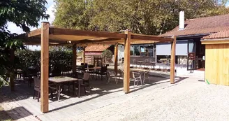 LaTaverne_Terrasse_ParayleMonial LaTaverne_Terrasse_ParayleMonial