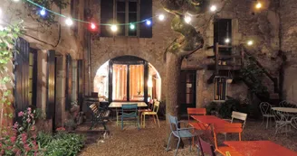 La Vieille Tour - terrasse, Noyers sur Serein La Vieille Tour - terrasse, Noyers sur Serein