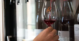 Givry-caveau-vin-degustation-bouteille-2020-Rozenn-Krebel (10) Givry-caveau-vin-degustation-bouteille-2020-Rozenn-Krebel (10)