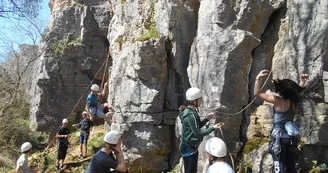 escalade en falaise moniteur sport nature