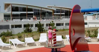 Piscine Saint-Junien, bassin, jeux, toboggan extérieur Piscine Saint-Junien, bassin, jeux, toboggan extérieur