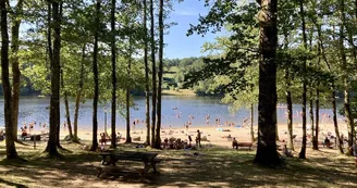 Plage du lac de Ste Hélène, à Bujaleuf_1 Plage du lac de Ste Hélène, à Bujaleuf_1
