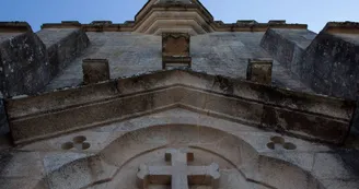 Portail de l'église de Villefavard